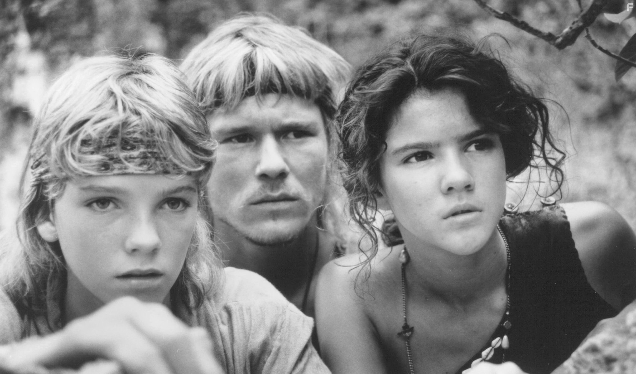 Gabriel Byrne and Stian Smestad in Битва за остров сокровищ (1990)