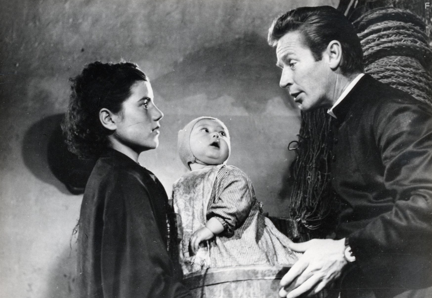 Richard Basehart and Irene Cefaro in Мошенничество (1955)