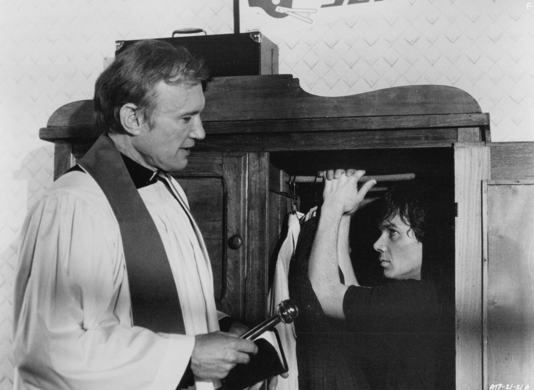 Jack Magner and James Olson in Амитивилль 2: Одержимость (1982)