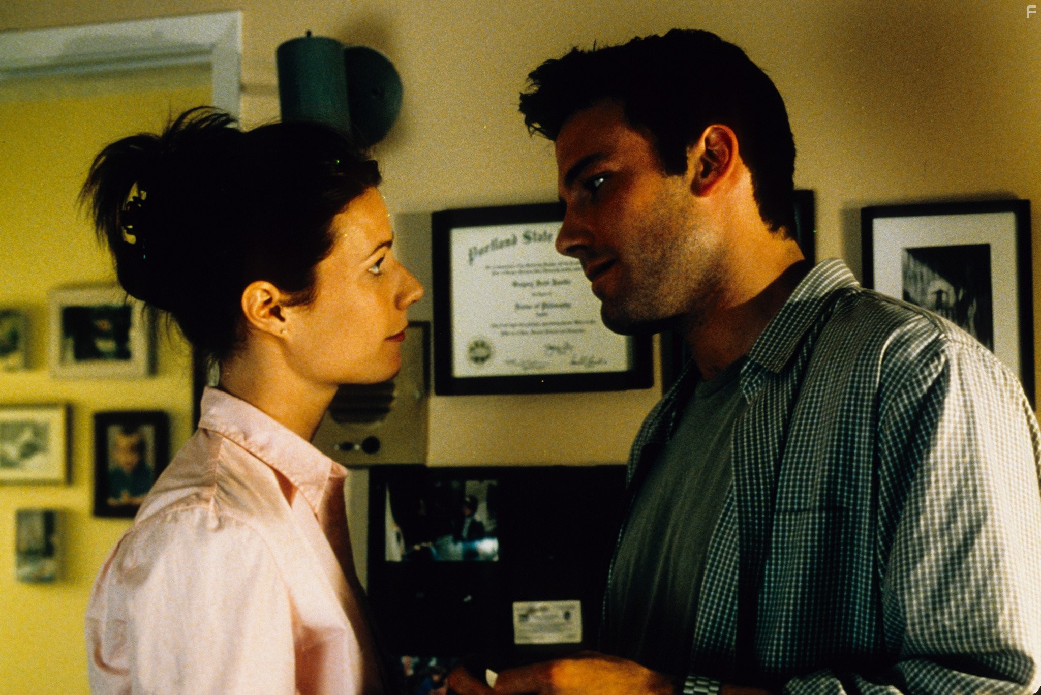 Ben Affleck and Gwyneth Paltrow in Чyжой билет (2000)