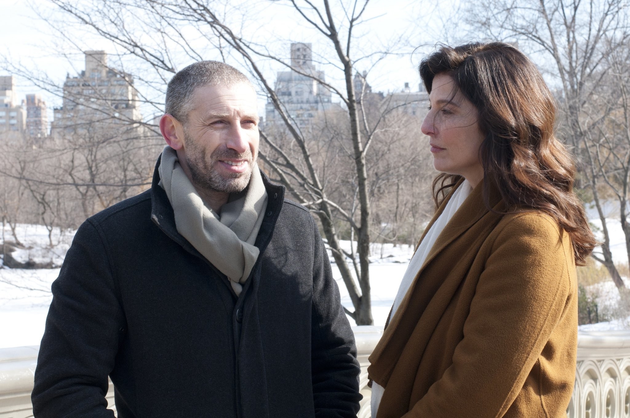 Catherine Keener and Mark Ivanir in Прощальный квартет (2012)