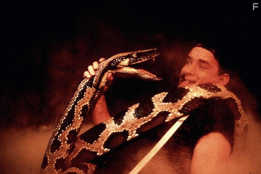 Dan Aykroyd and Tom Hanks in Сети зла (1987)