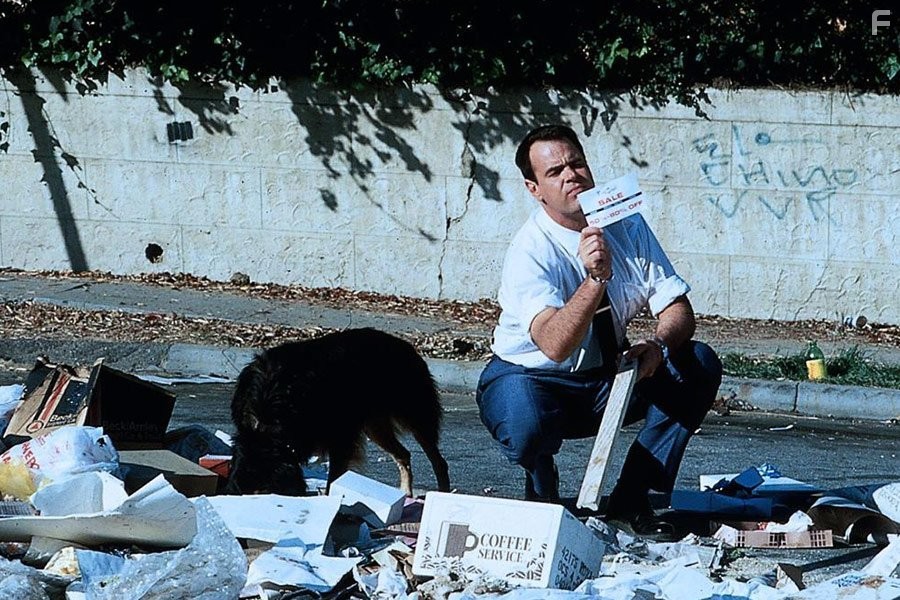 Dan Aykroyd in Сети зла (1987)