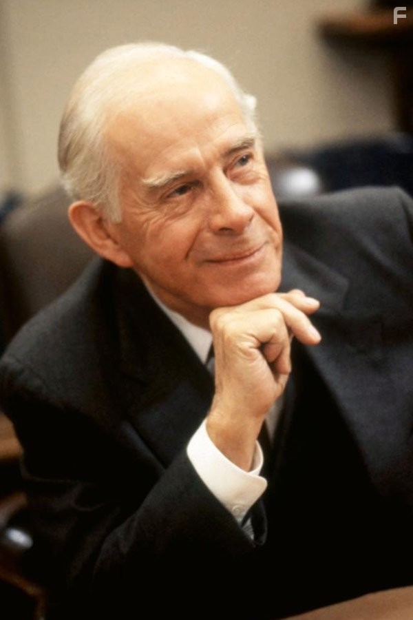 Harry Morgan in Сети зла (1987)