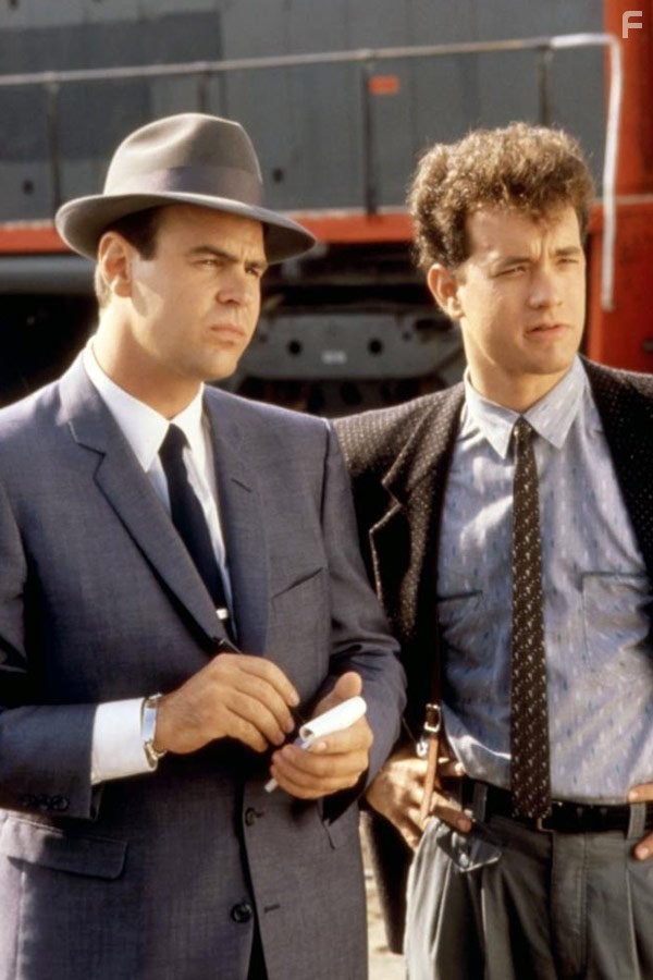 Dan Aykroyd and Tom Hanks in Сети зла (1987)