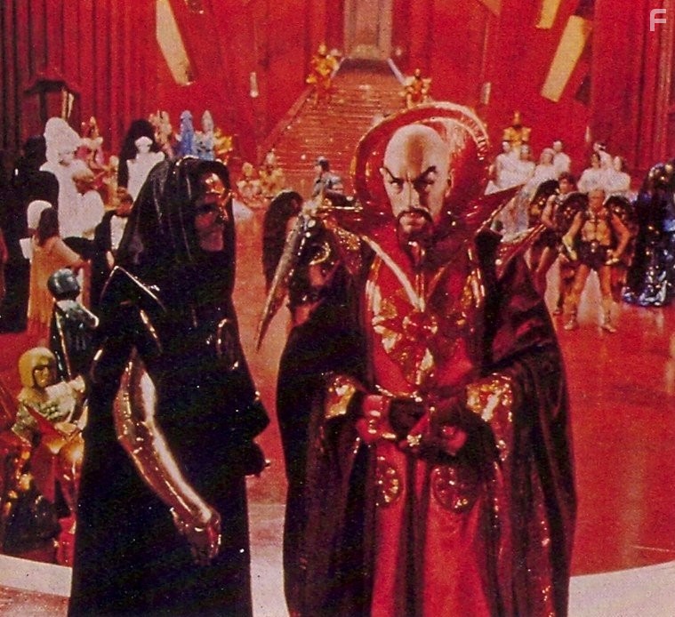 Max von Sydow and Peter Wyngarde in Флэш Гордон (1980)