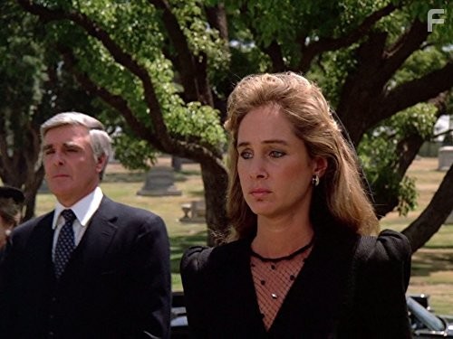 Pamela Bellwood in Династия (1981)