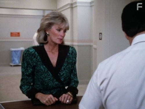 Linda Evans in Династия (1981)