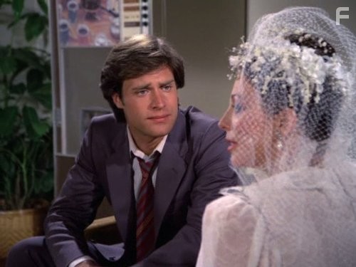 Joan Collins and John James in Династия (1981)