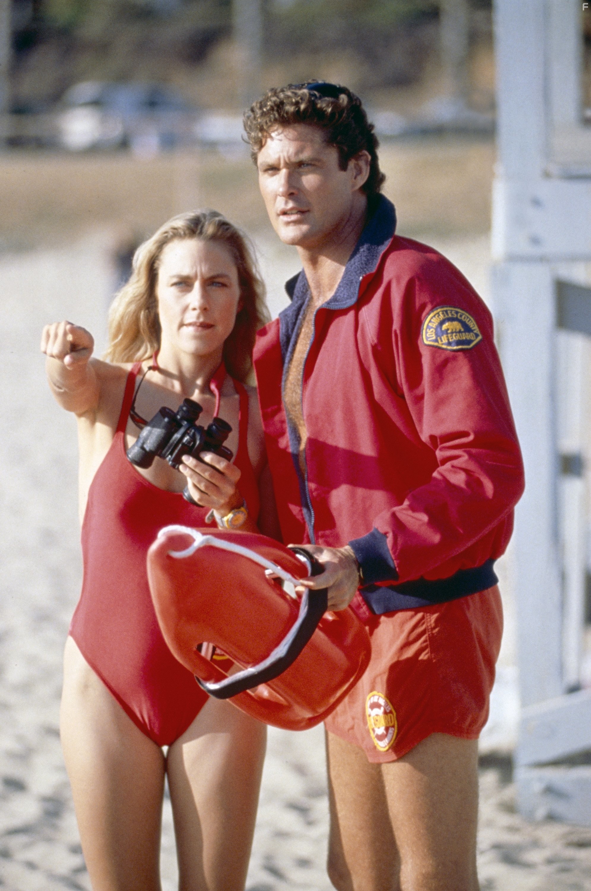 David Hasselhoff and Shawn Weatherly in Спасатели Малибу (1989)