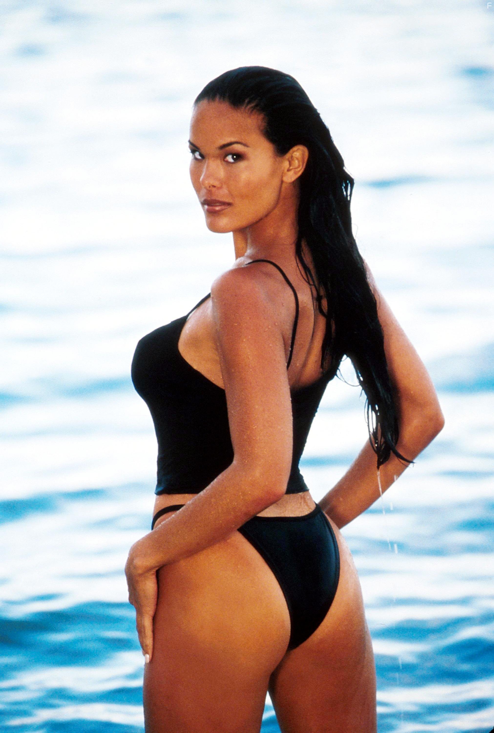 Stacy Kamano in Спасатели Малибу (1989)