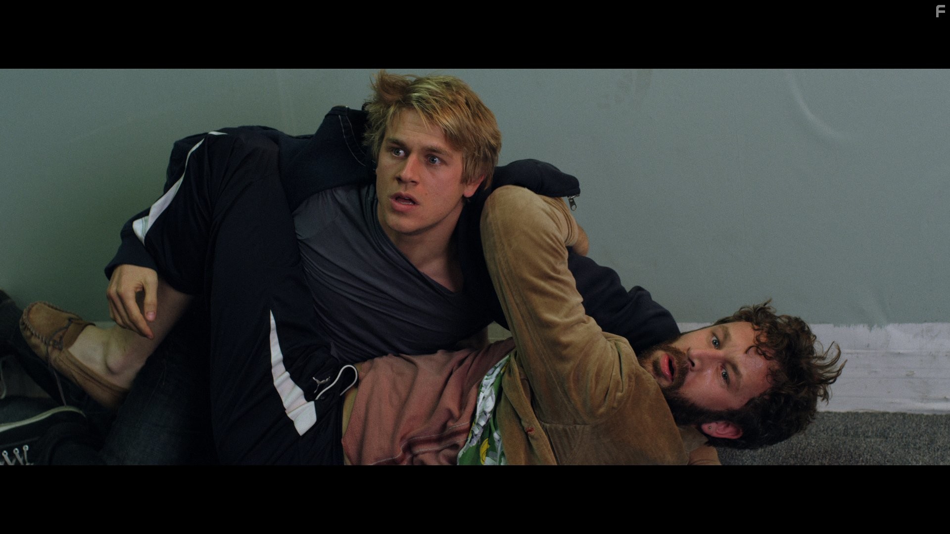 Charlie Hunnam and Chris O'Dowd in Фрэнки наводит шорох (2012)