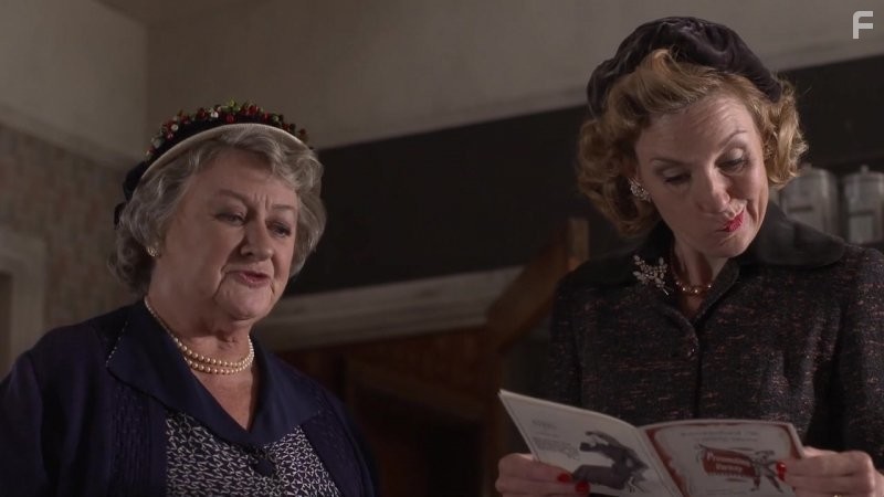 Nancy Carroll and Sorcha Cusack in Отец Браун (2013)