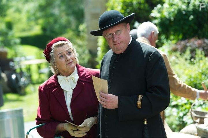 Sorcha Cusack and Mark Williams in Отец Браун (2013)