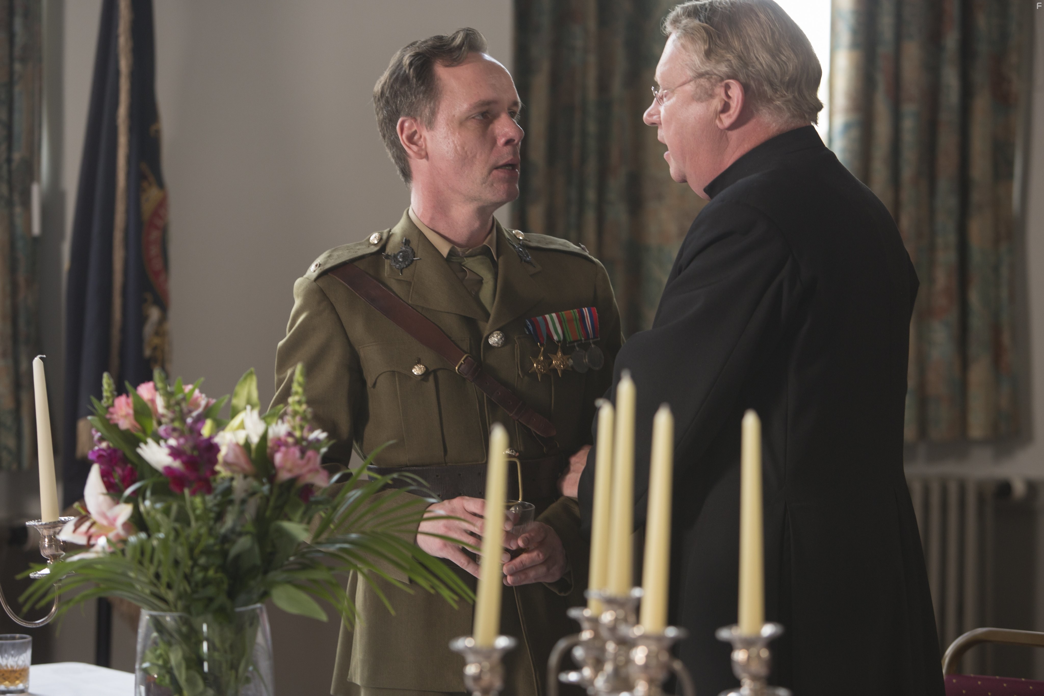 Mark Williams and Jamie Ballard in Отец Браун (2013)