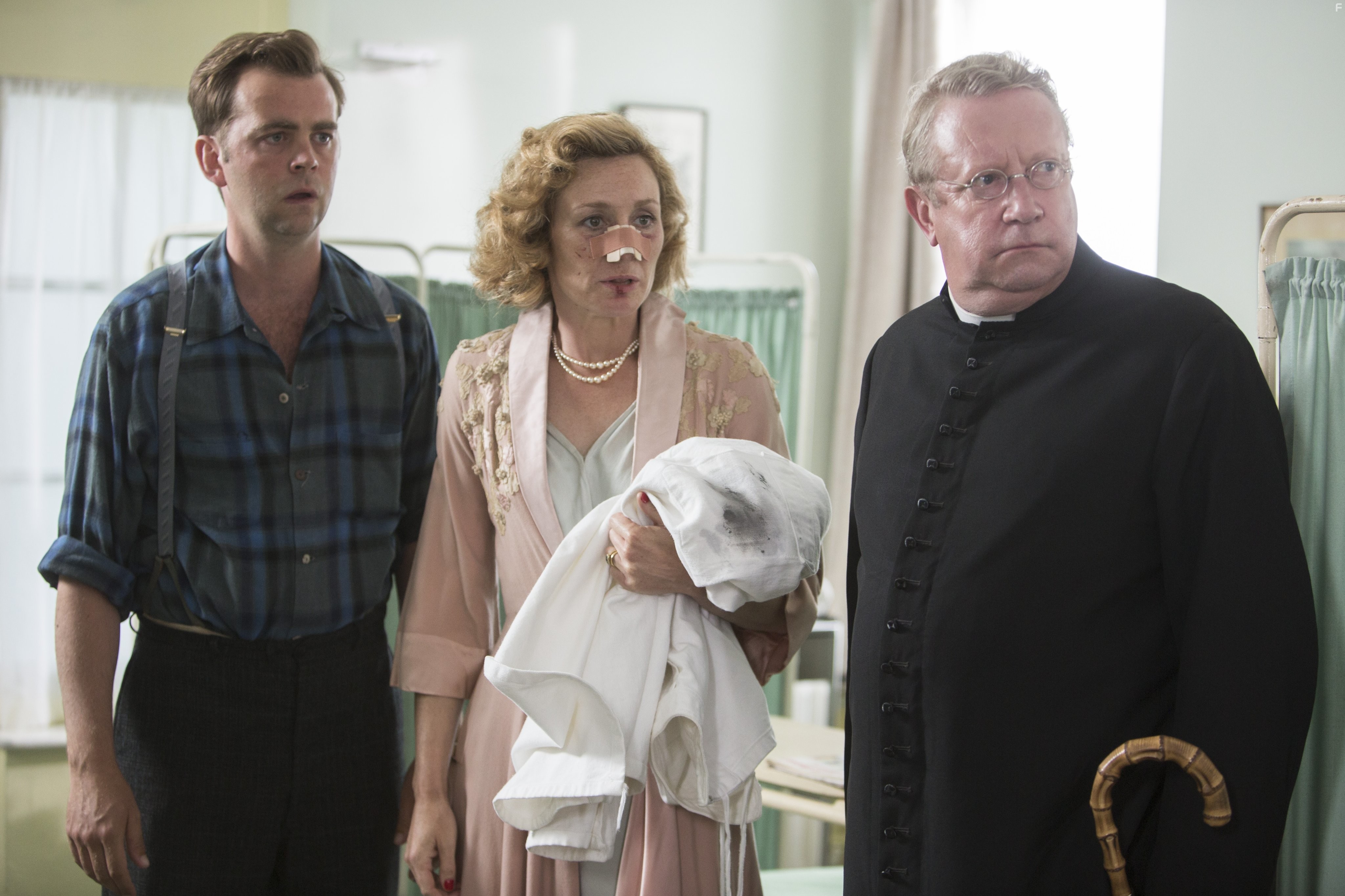 Nancy Carroll, Mark Williams, and Alex Price in Отец Браун (2013)