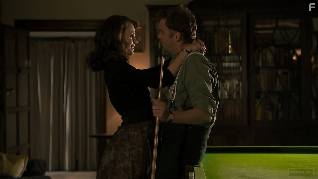 Alex Price and Poppy Drayton in Отец Браун (2013)