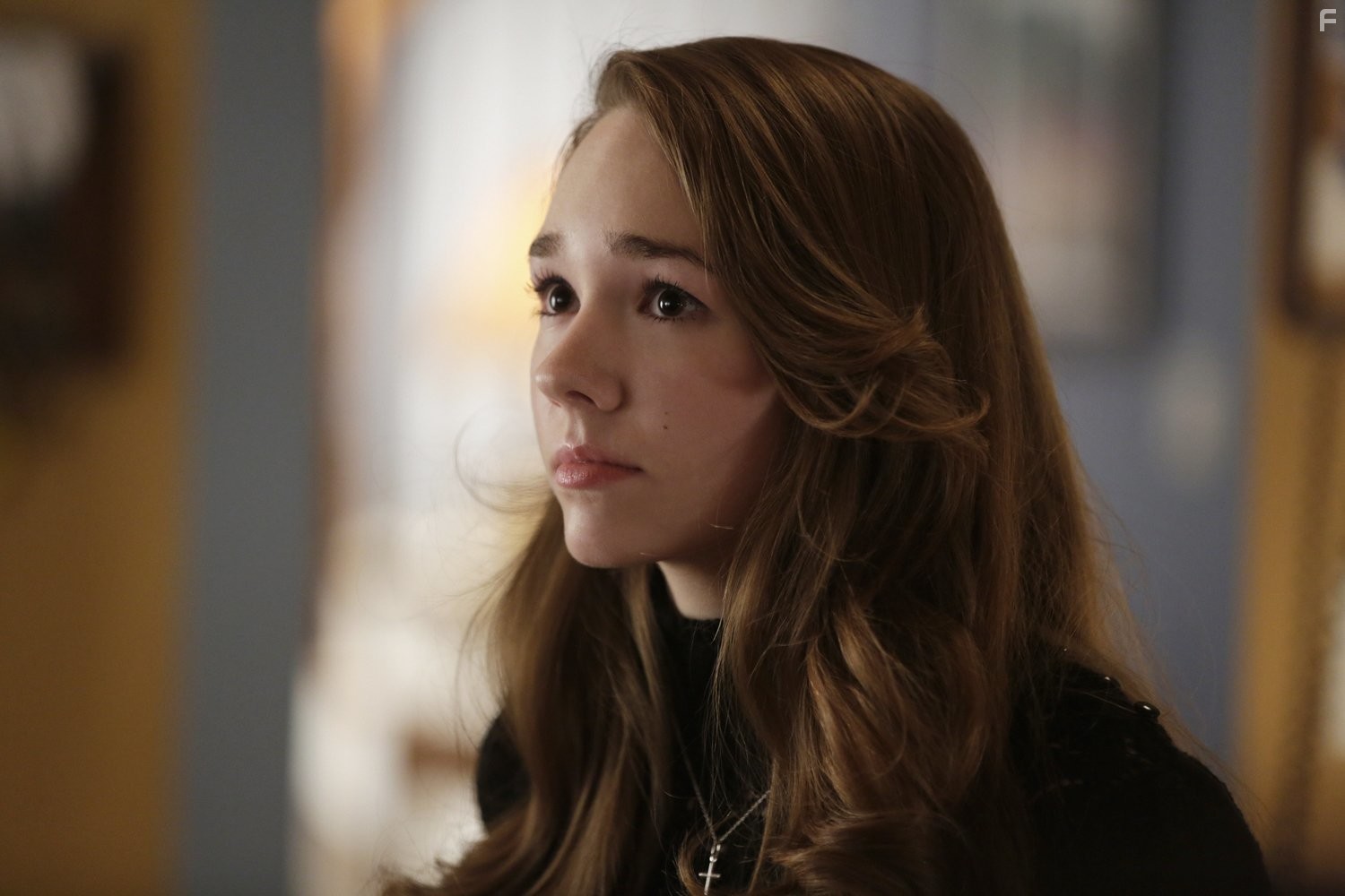 Holly Taylor in Американцы (2013)