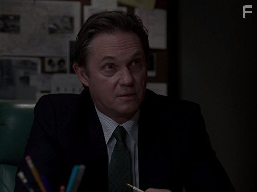 Richard Thomas in Американцы (2013)