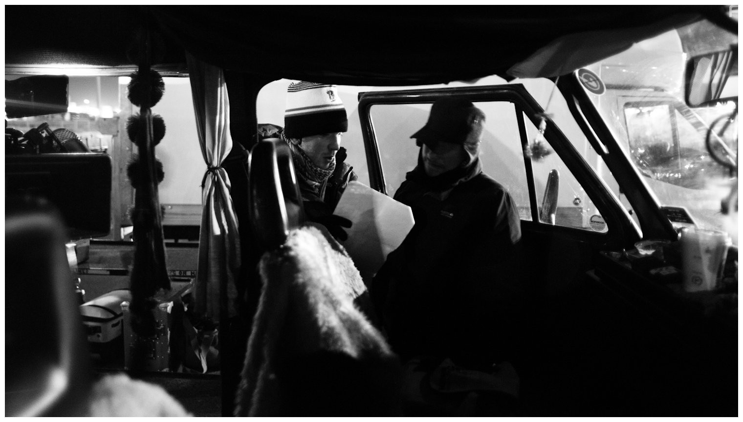 Neil Wallace and Craig Viveiros in Должник (2012)