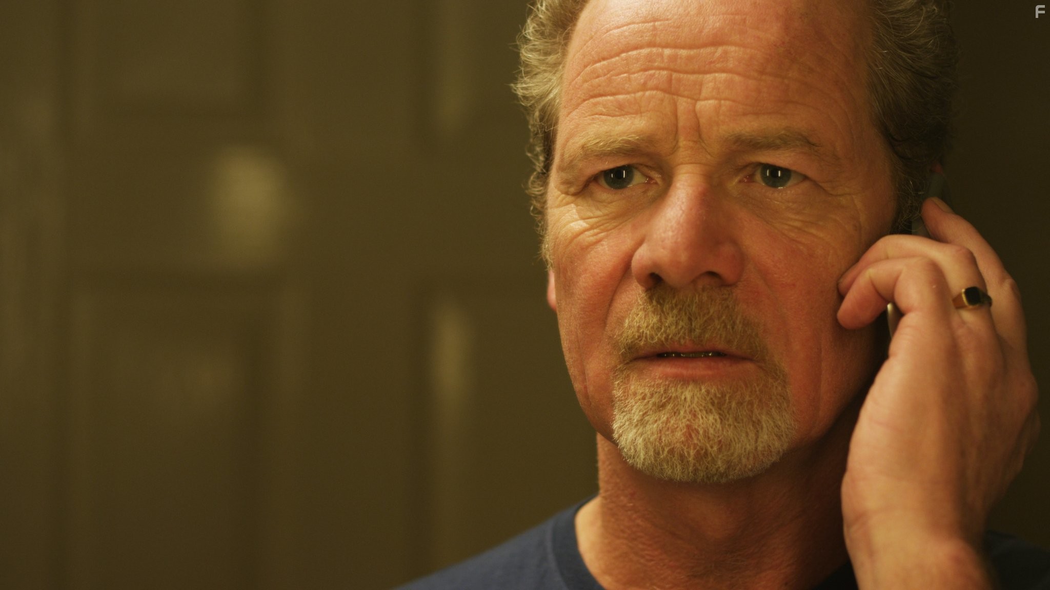 Peter Mullan in Должник (2012)
