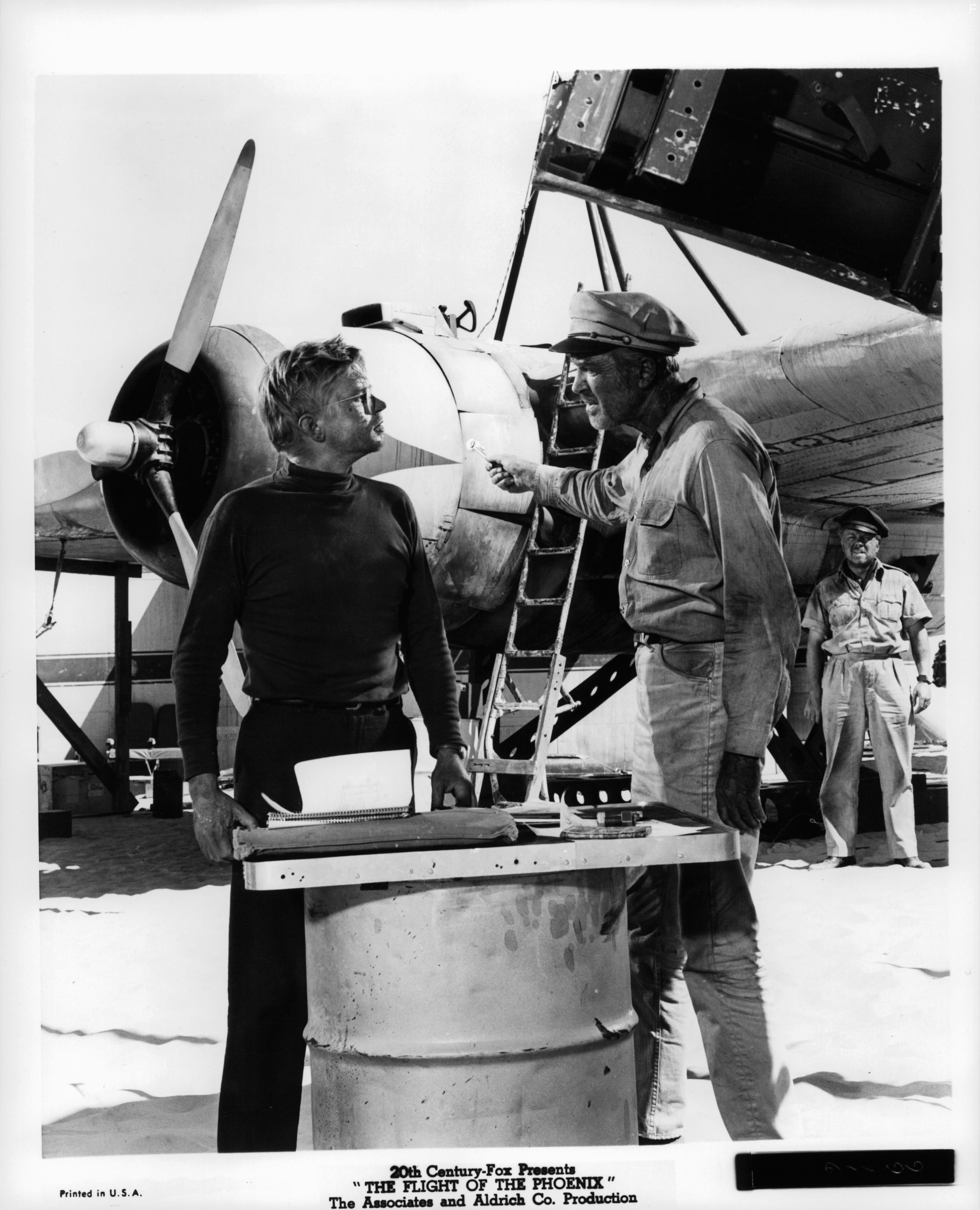 James Stewart, Richard Attenborough, and Hardy Kr?ger in Полет Феникса (1965)