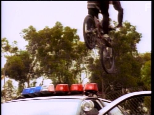 Полицейские на велосипедах (1996)