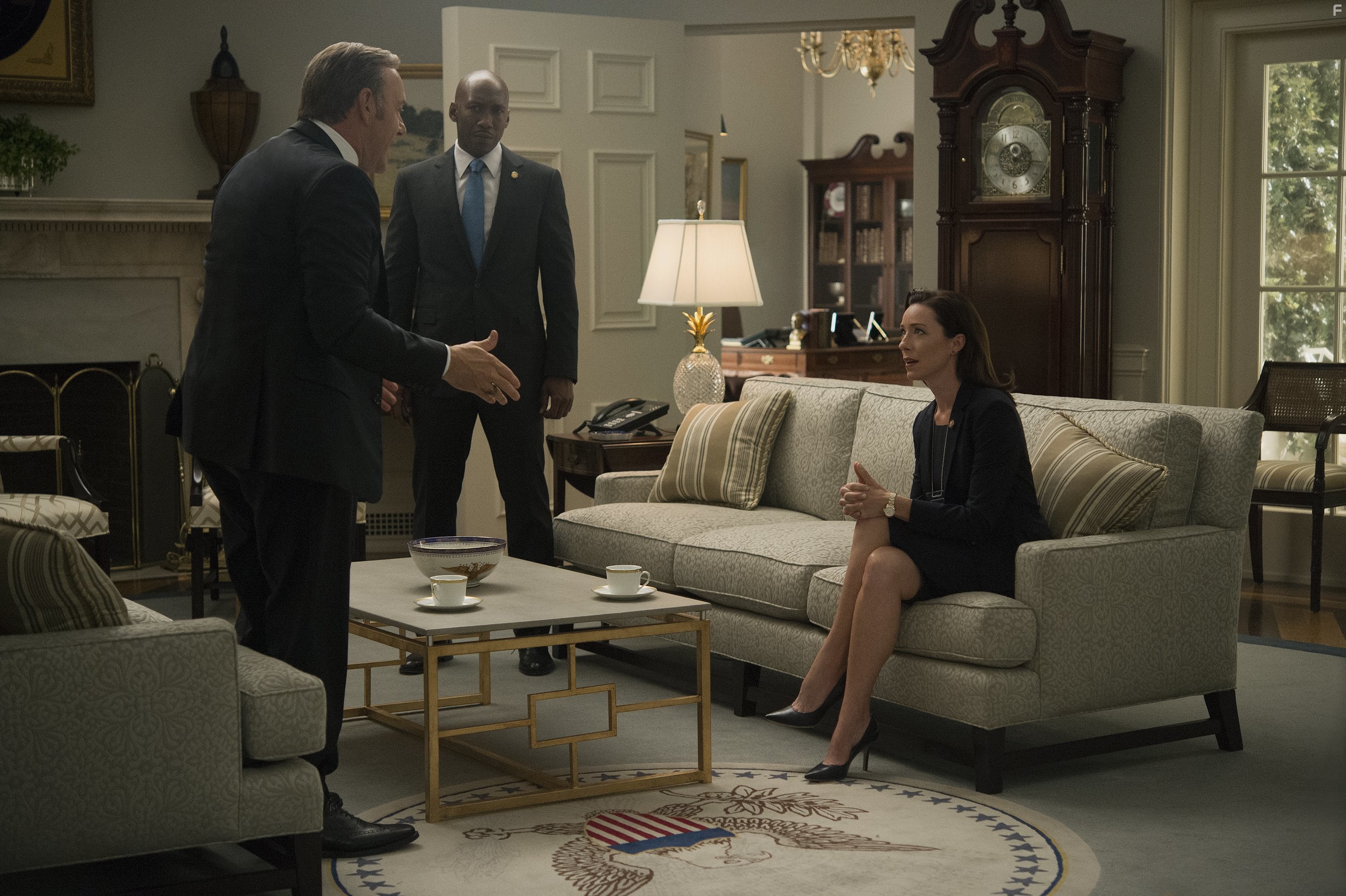 Kevin Spacey, Molly Parker, and Mahershala Ali in Карточный домик (2013)