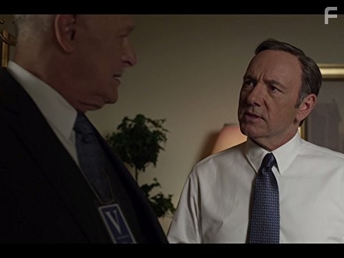 Kevin Spacey and Gerald McRaney in Карточный домик (2013)