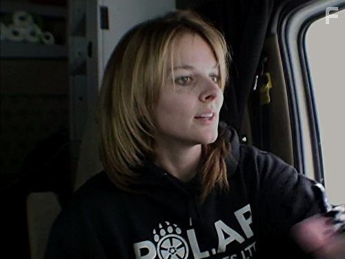 Lisa Kelly in Ледовый путь дальнобойщиков (2007)