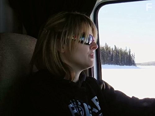 Lisa Kelly in Ледовый путь дальнобойщиков (2007)