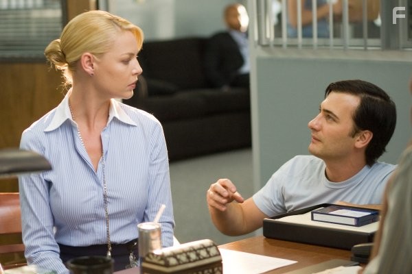 Katherine Heigl and Robert Luketic in Голая правда (2009)