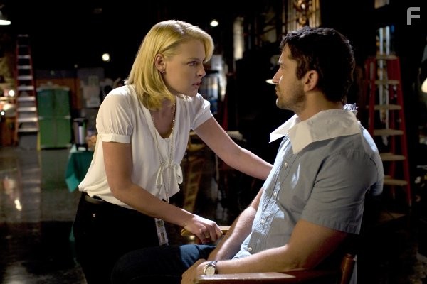Katherine Heigl and Gerard Butler in Голая правда (2009)