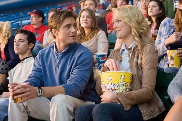 Katherine Heigl and Eric Winter in Голая правда (2009)