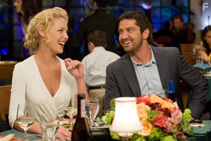 Katherine Heigl and Gerard Butler in Голая правда (2009)