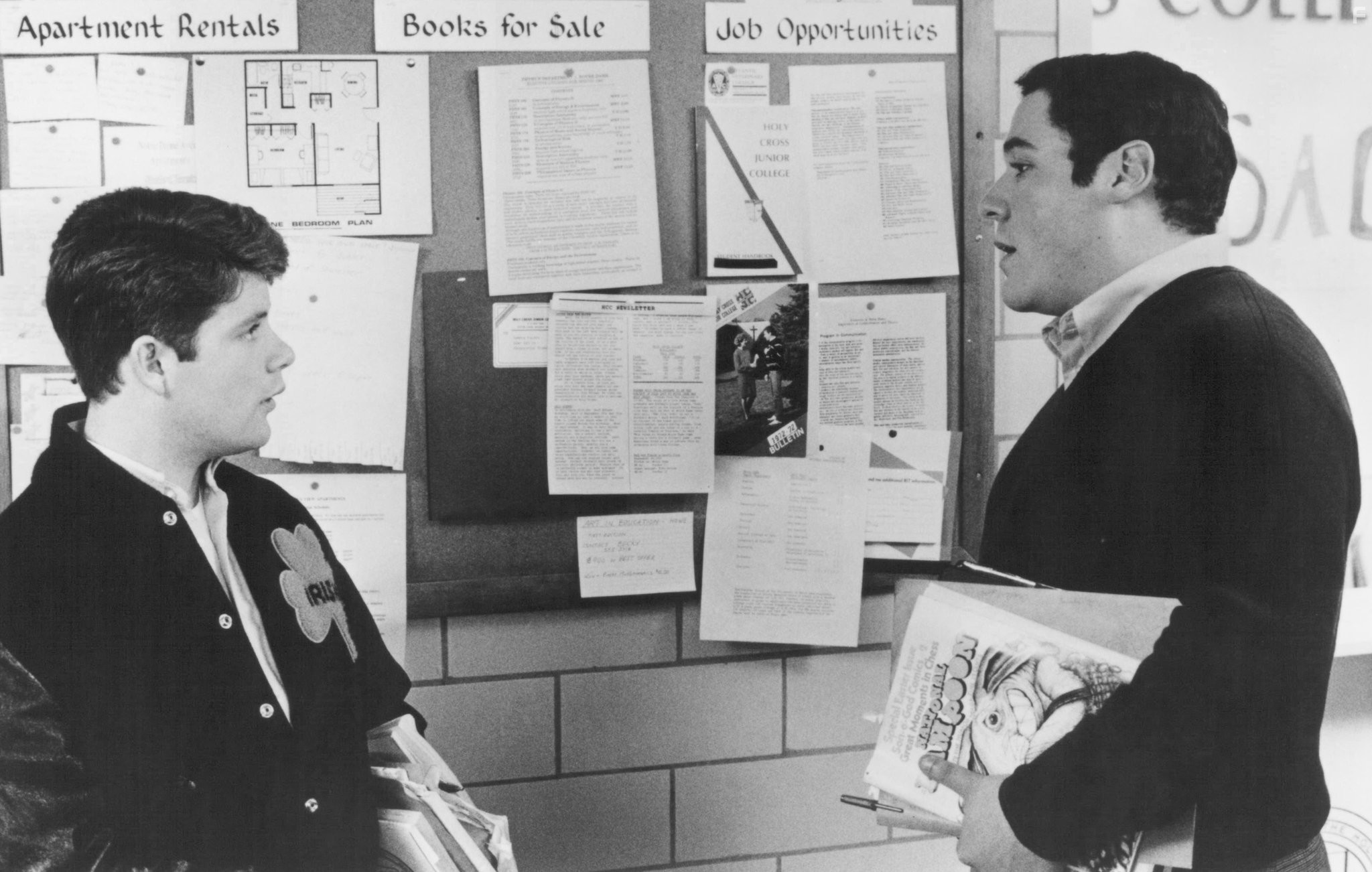 Sean Astin and Jon Favreau in Руди (1993)