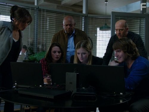 Последний час (2013)