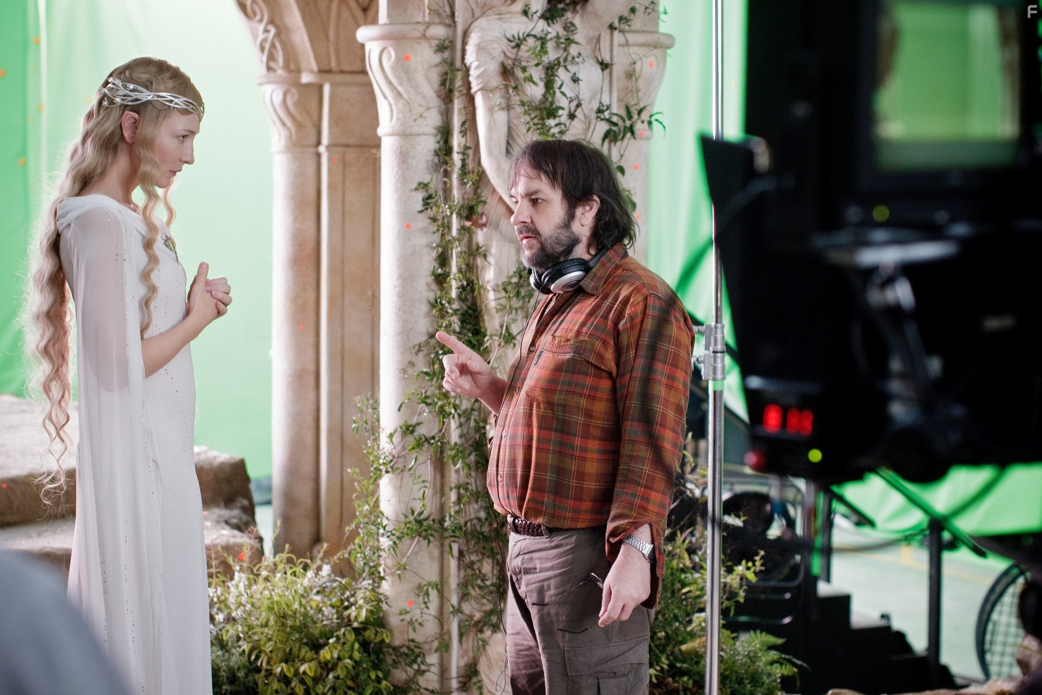 Cate Blanchett and Peter Jackson in Хоббит: Нежданное путешествие (2012)