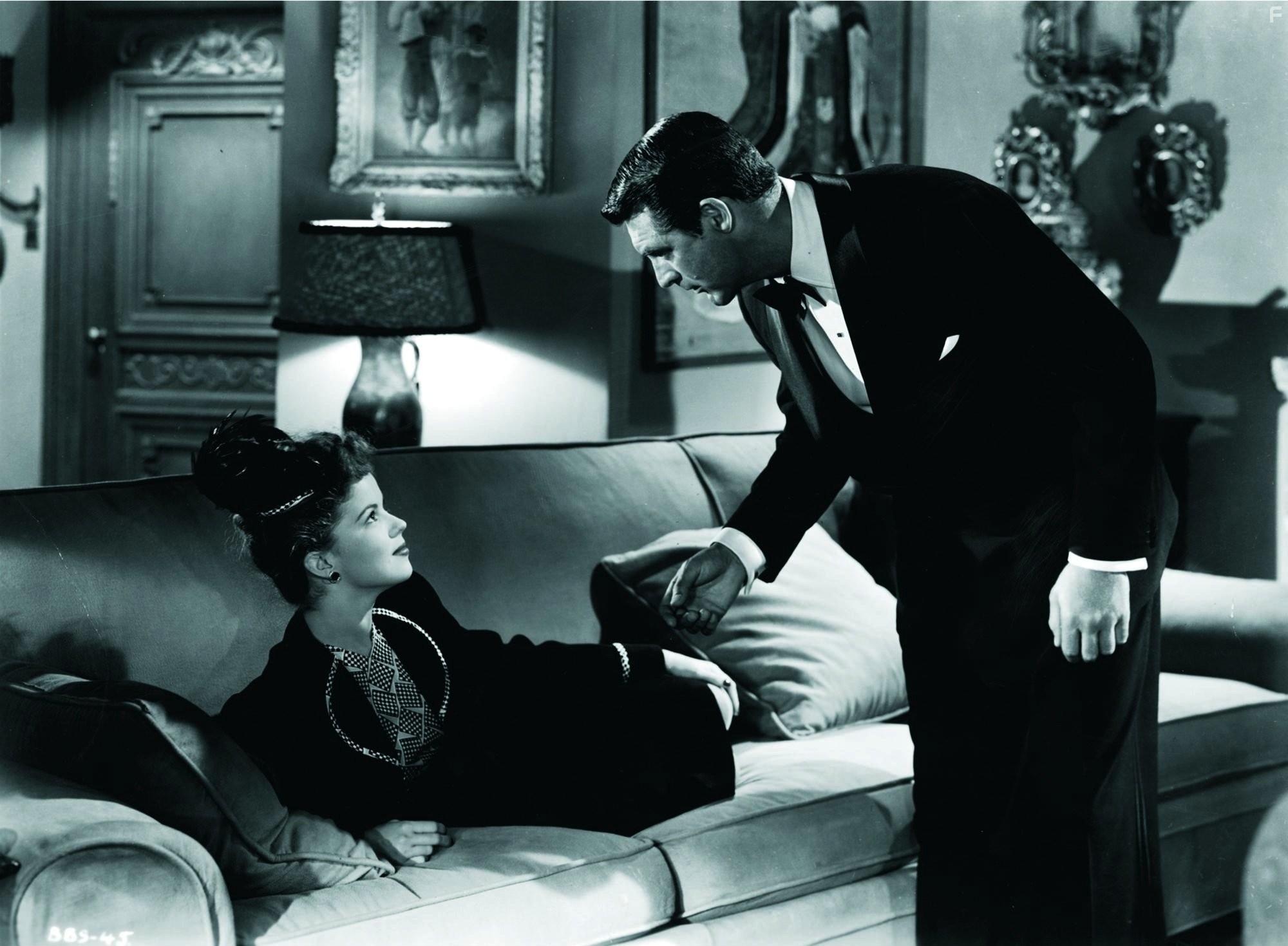 Cary Grant and Shirley Temple in Холостяк и девчонка (1947)