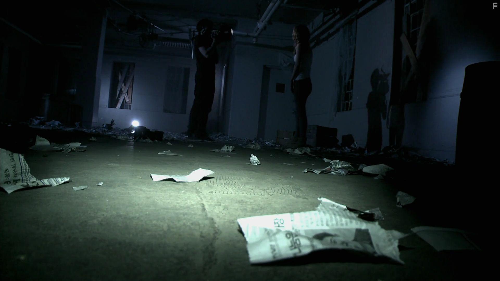 Grave Encounters 2 (2012)