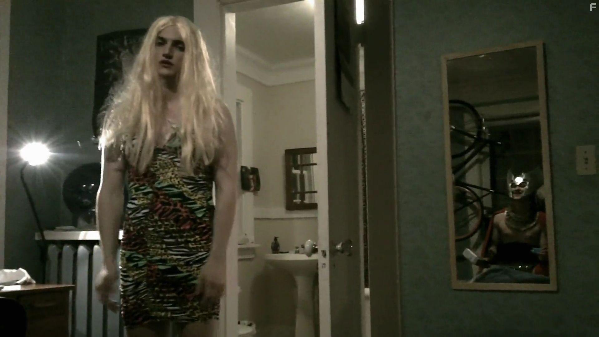 Grave Encounters 2 (2012)