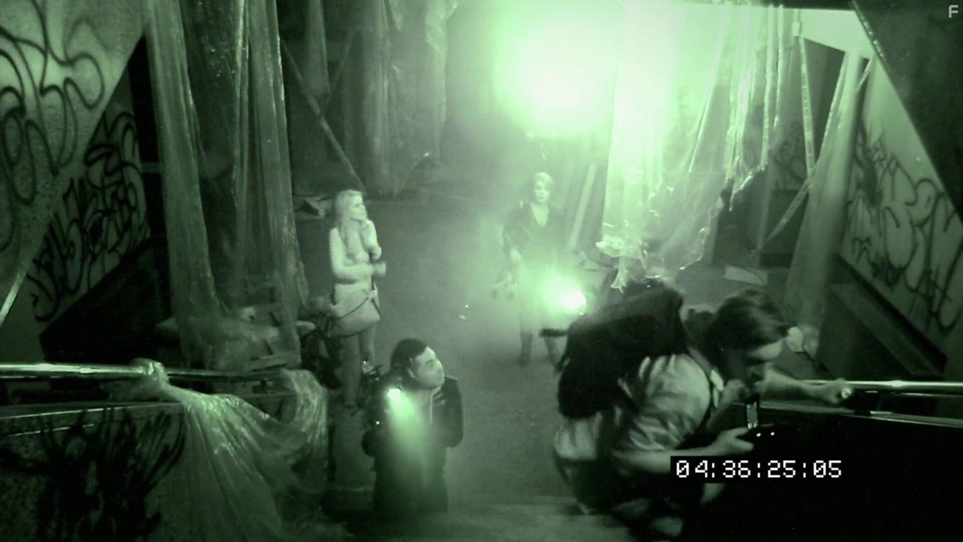 Grave Encounters 2 (2012)