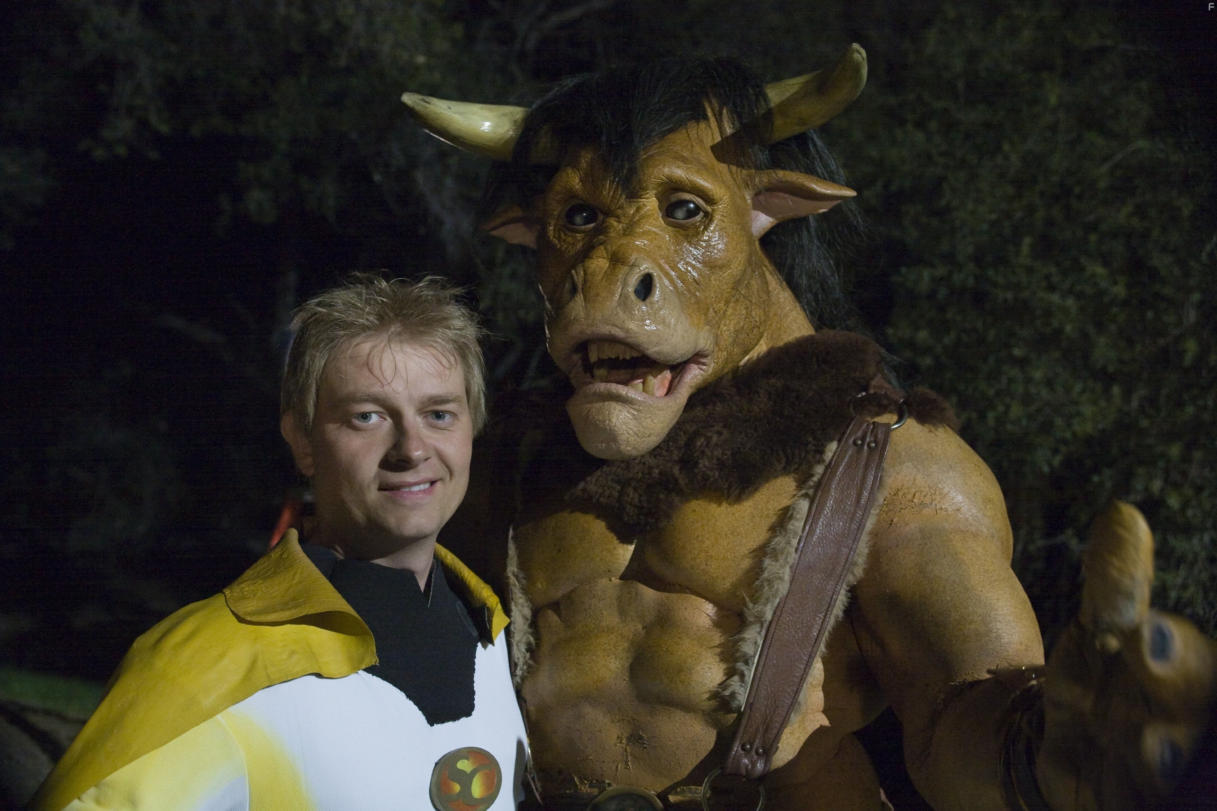 Ray Griggs and Bobby 'Slim' Jones in Super Capers: The Origins of Ed and the Missing Bullion (2009)