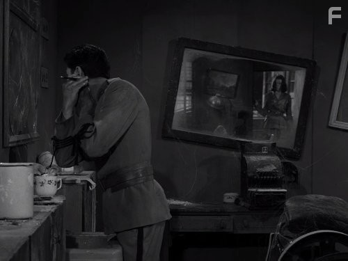 Charles Bronson and Elizabeth Montgomery in Сумеречная зона (1959)