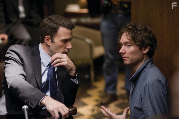 Ben Affleck and Kevin Macdonald in Большая игра (2009)