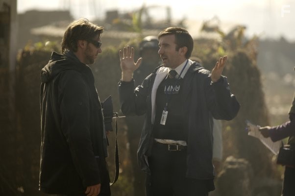 Neill Blomkamp and Sharlto Copley in Район 9 (2009)