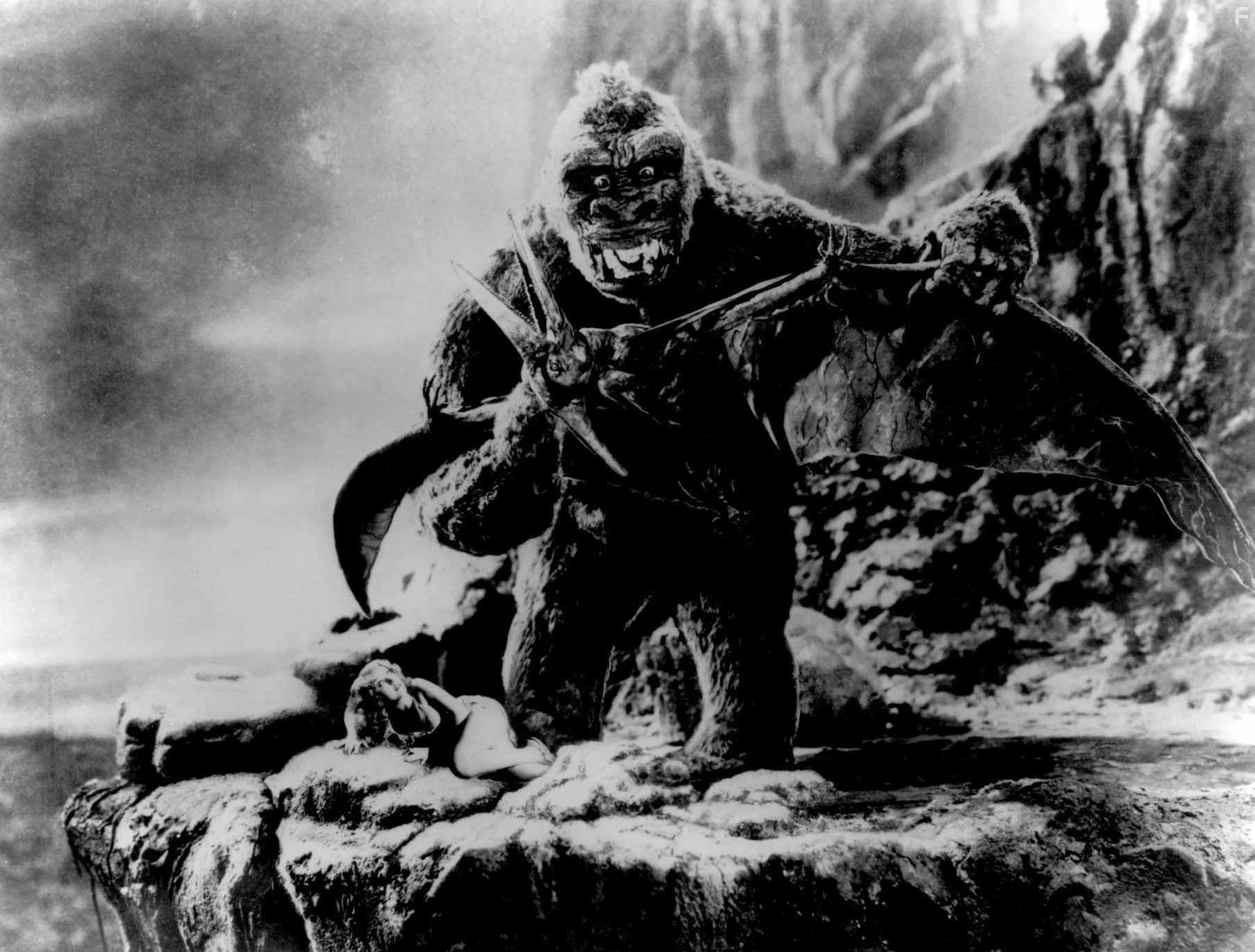 Fay Wray and King Kong in Кинг Конг (1933)