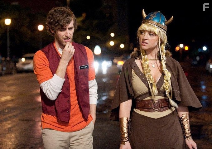 Abby Elliott and Thomas Middleditch in Коротышка (2012)