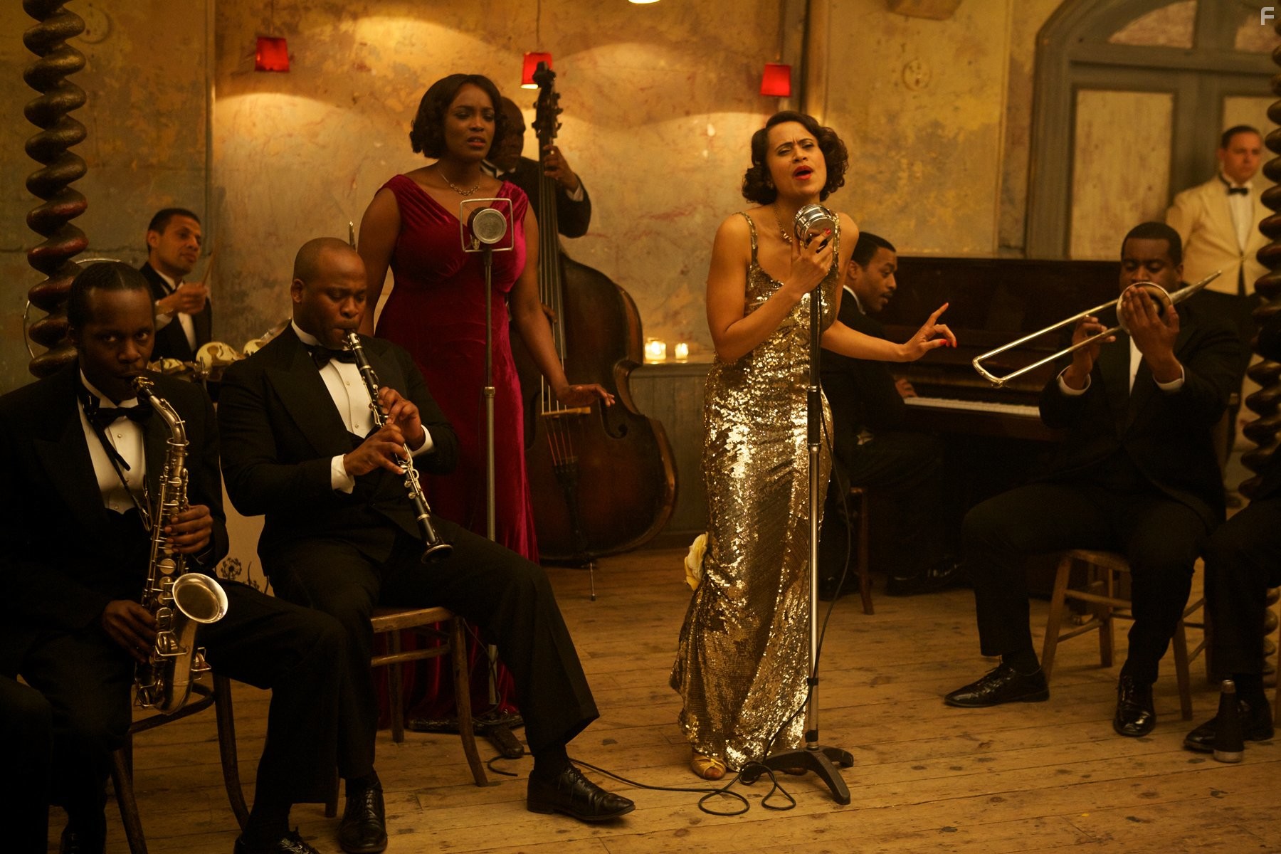 Angel Coulby, Charles Angiama, Wunmi Mosaku, and Steve Williamson in Танцы на грани (2013)