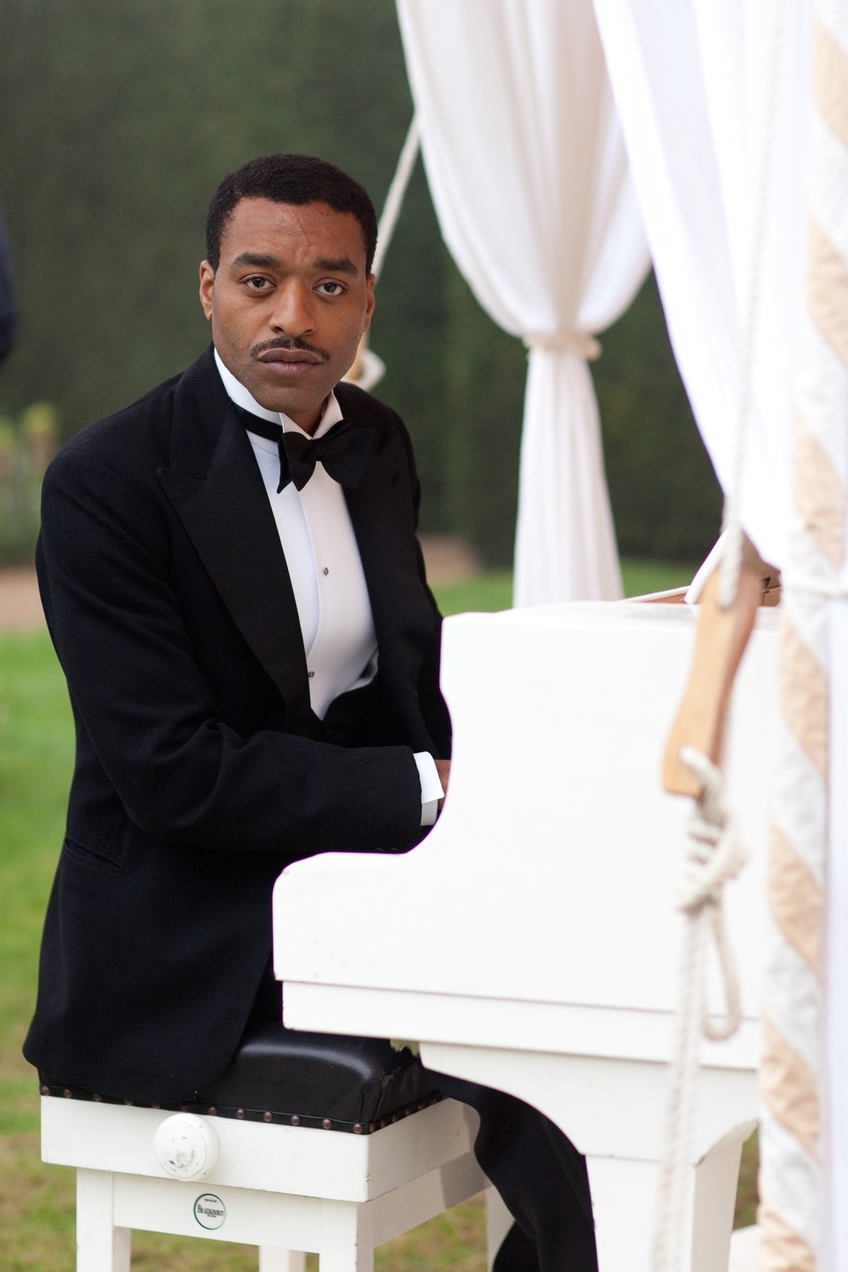 Chiwetel Ejiofor in Танцы на грани (2013)